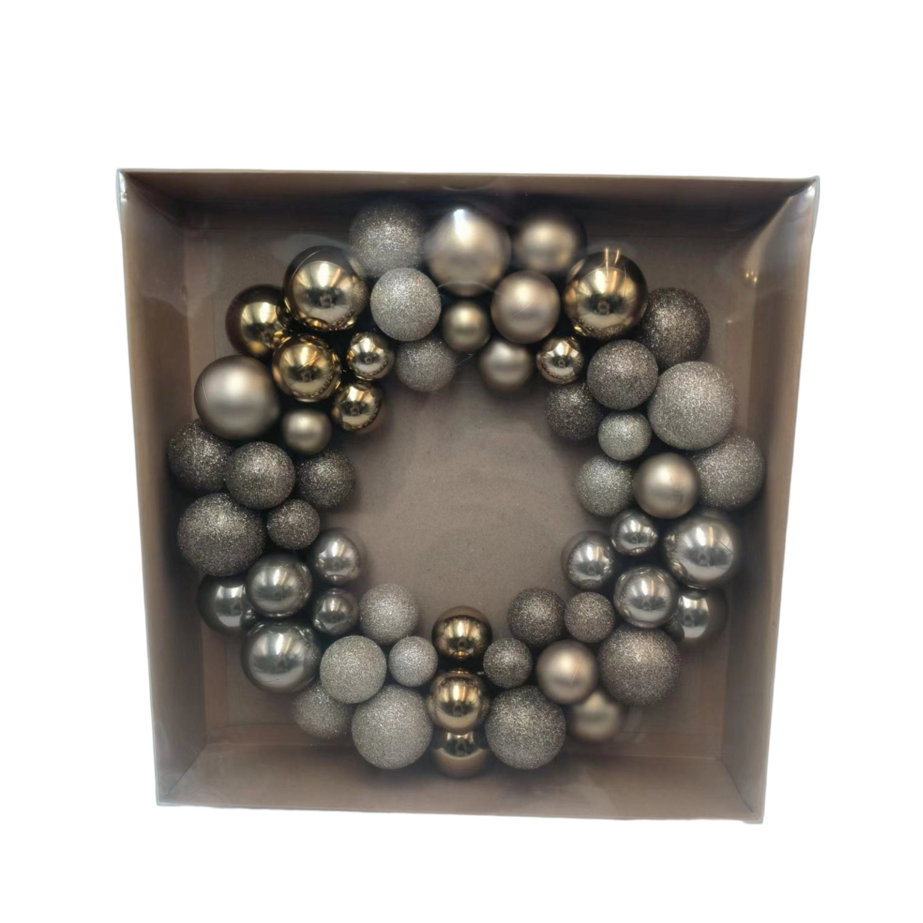 Kranz mit Weihnachtskugeln